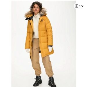Aritzia Tna St. Anton Parka - Cairo Gold